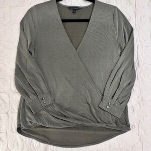 Banana Republic long sleeve wrap blouse green, size S